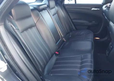 2016 Chrysler 300 300S z USA, uszkodzony, nr VIN 2C3CCAGG7GH270401